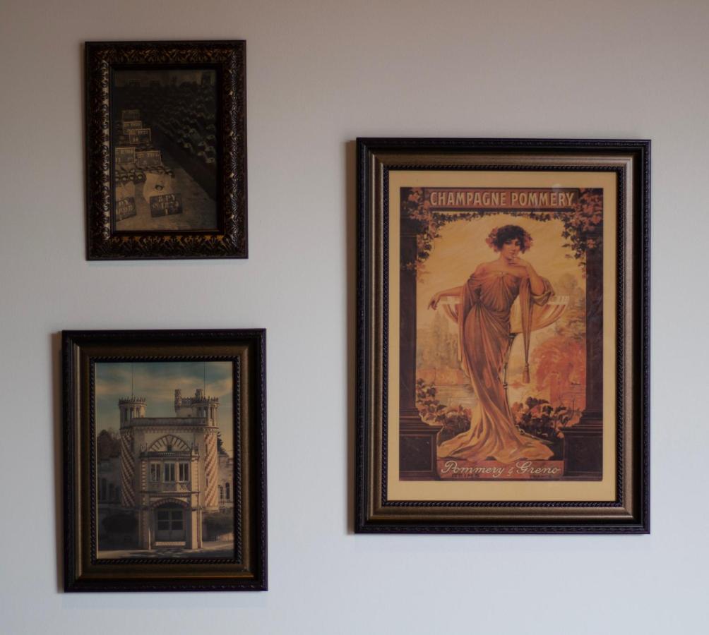 Le Voila Bed & Breakfast Melay  ภายนอก รูปภาพ